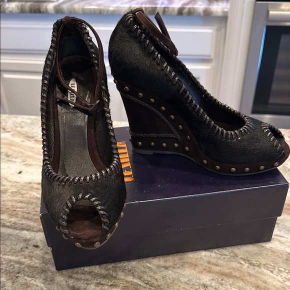 Le Silla Shoes - Rare Vintage Y2K Le Silla Pony Hair Studded Peep Toe Wedge - Size 8